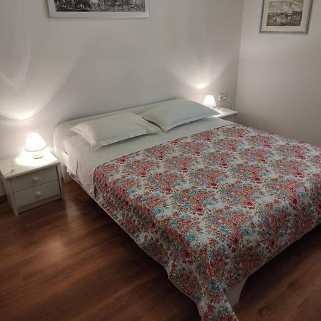Private Accommodation Raspudic Split Exterior foto